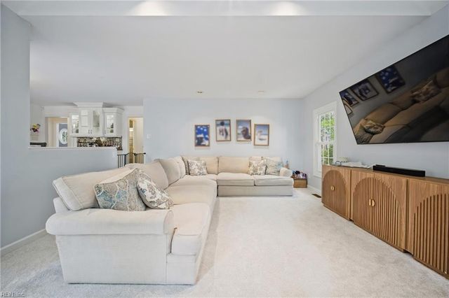 813 Loch Island DR, Chesapeake, VA 23320