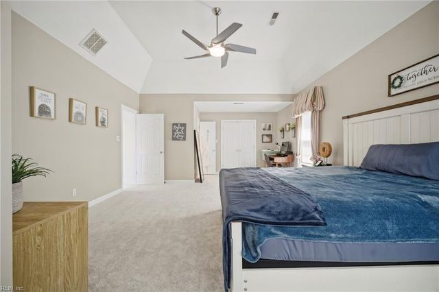 813 Loch Island DR, Chesapeake, VA 23320