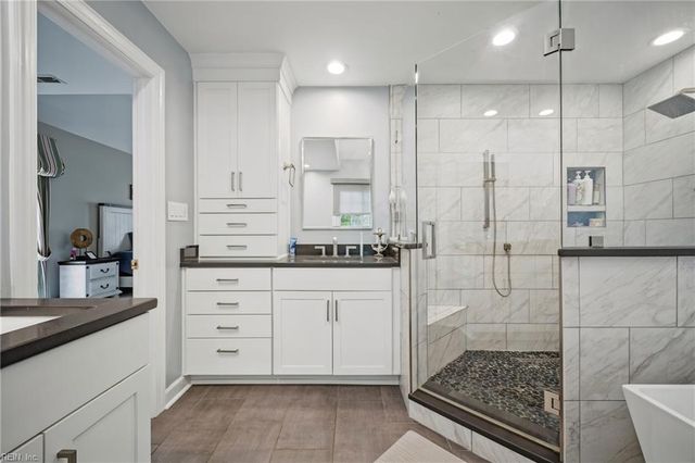 813 Loch Island DR, Chesapeake, VA 23320