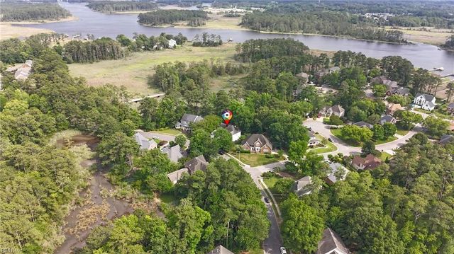 813 Loch Island DR, Chesapeake, VA 23320