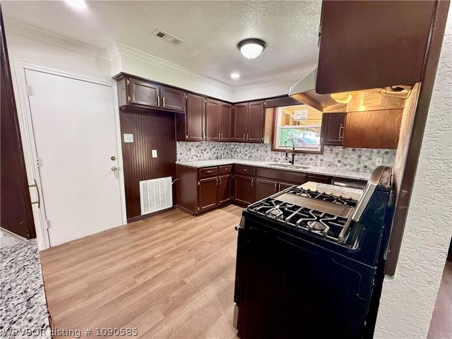 4211 Teakwood Drive, Fort Smith, AR 72904