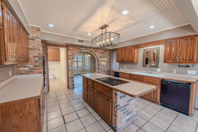 3610 Farm Road 195 Highway, Paris, TX 75462