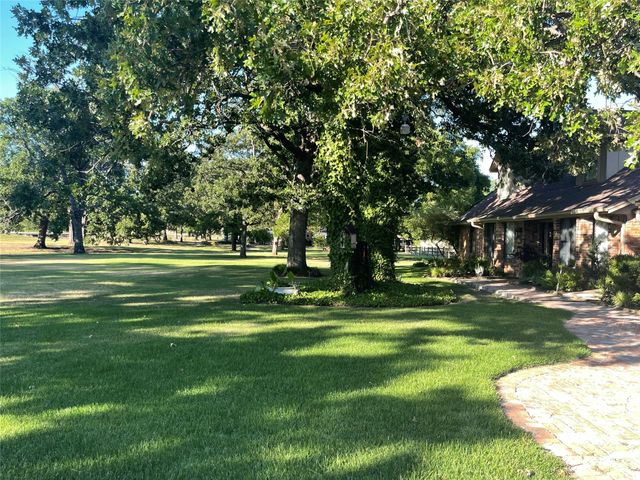 3610 Farm Road 195 Highway, Paris, TX 75462