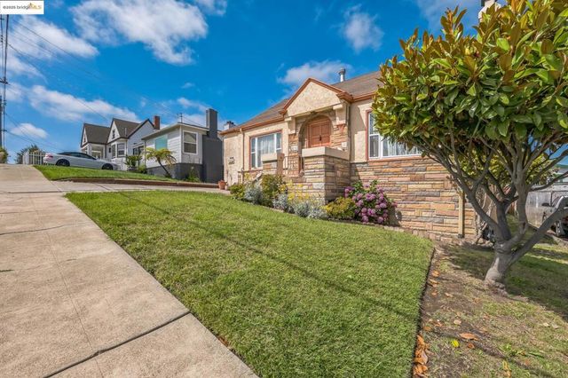 9425 Lawlor St, Oakland, CA 94605