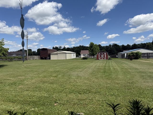 242 Kay Cir, Lafayette, TN 37083