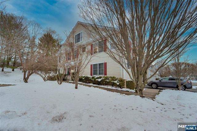 58 Pheasant Run 12, Old Tappan, NJ 07675