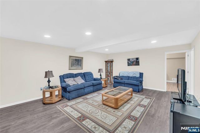 58 Pheasant Run 12, Old Tappan, NJ 07675
