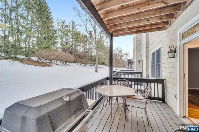 58 Pheasant Run 12, Old Tappan, NJ 07675