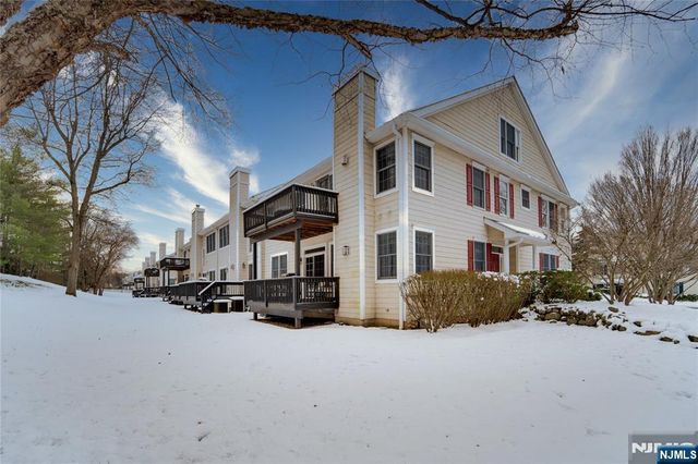 58 Pheasant Run 12, Old Tappan, NJ 07675