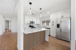 4557 Royal Ridge Way, Las Vegas, NV 89103