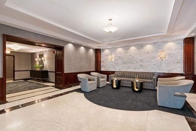 1313 N Ritchie Court 2701, Chicago, IL 60610