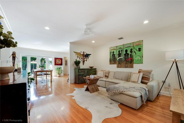 424 Sansovino Ave, Coral Gables, FL 33146