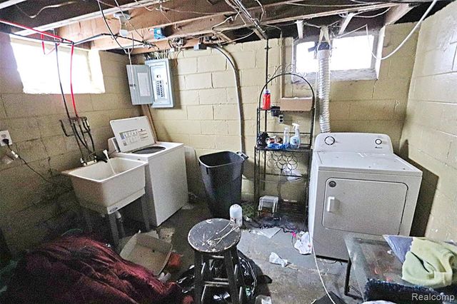 16216 Westbrook Street, Detroit, MI 48219