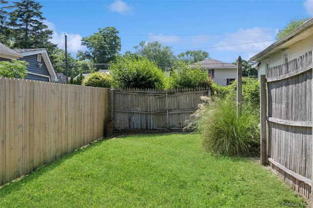 60 Kenneth Avenue, Huntington, NY 11743