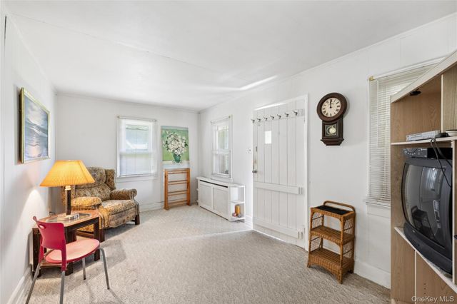 60 Kenneth Avenue, Huntington, NY 11743
