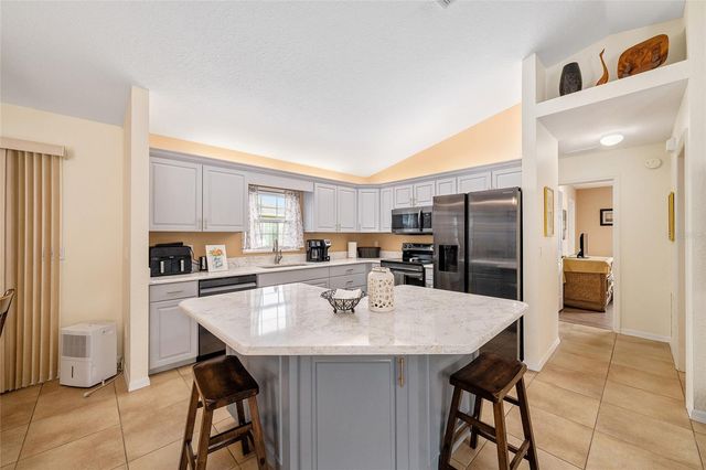 8516 SE 137TH LOOP, Summerfield, FL 34491