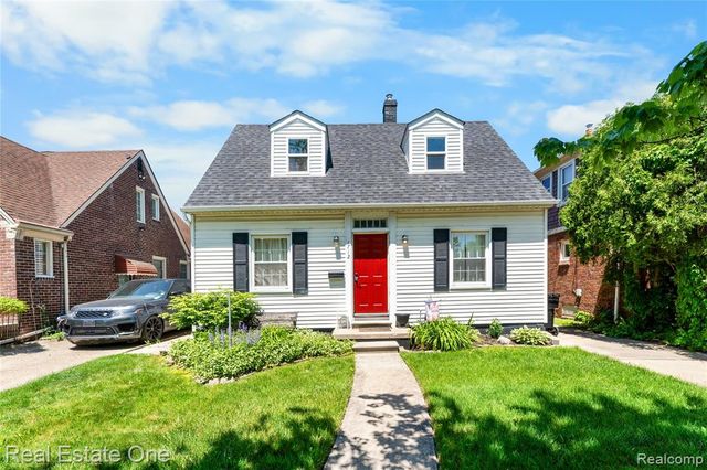1712 Ash Street, Wyandotte, MI 48192