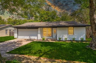 1504 Nichols Street, Ennis, TX 75119