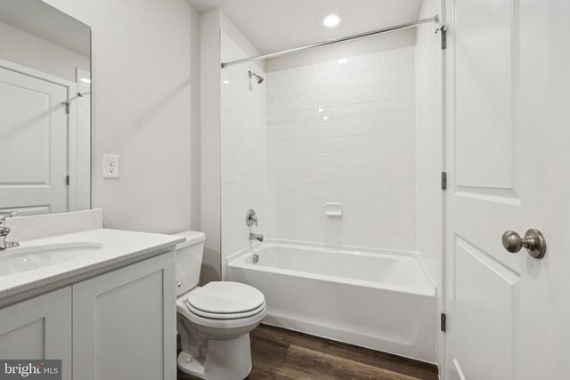 293 LONG BRANCH LN, La Plata, MD 20646