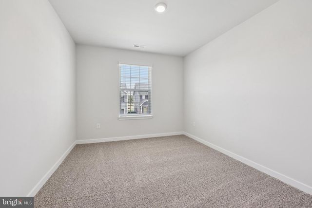 293 LONG BRANCH LN, La Plata, MD 20646