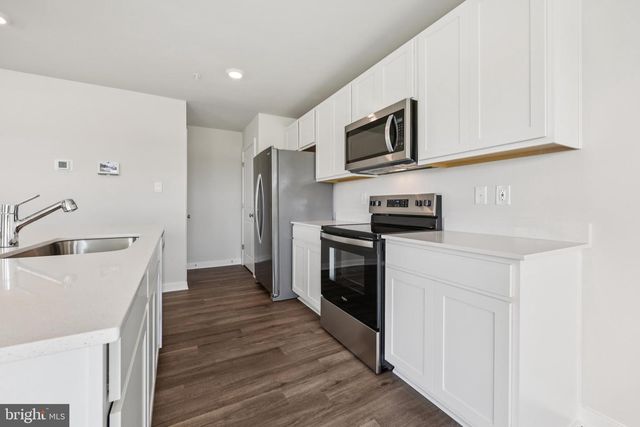 293 LONG BRANCH LN, La Plata, MD 20646