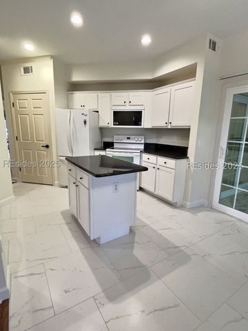 4 Indigo Run Dr Apt 3121, Hilton Head Island, SC 29926