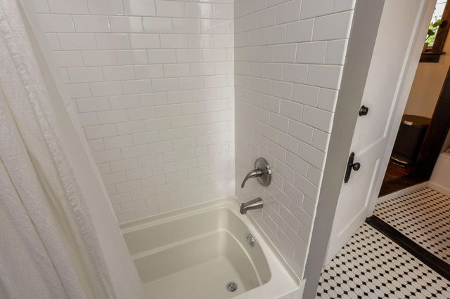 25 E Tulane Road, Columbus, OH 43202