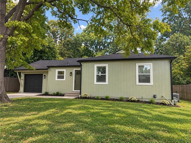 7907 Reinhardt Lane, Prairie Village, KS 66204