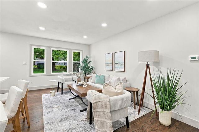 7907 Reinhardt Lane, Prairie Village, KS 66204