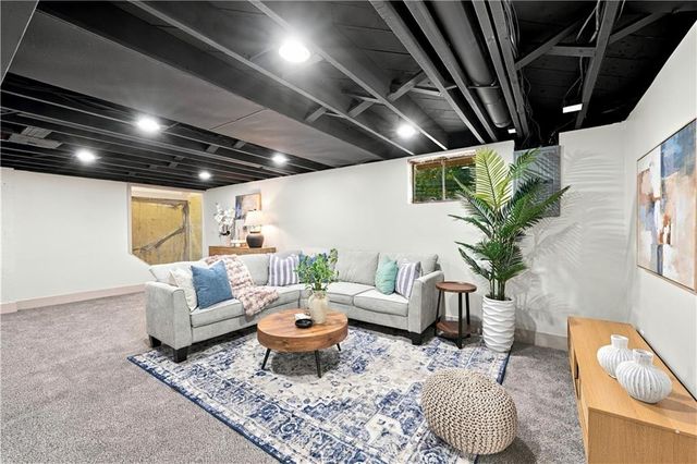 7907 Reinhardt Lane, Prairie Village, KS 66204