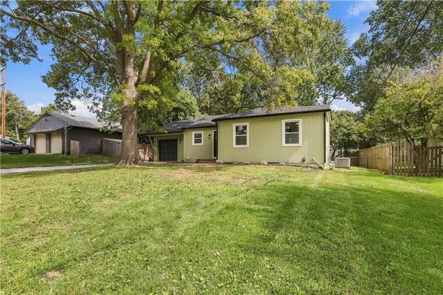 7907 Reinhardt Lane, Prairie Village, KS 66204