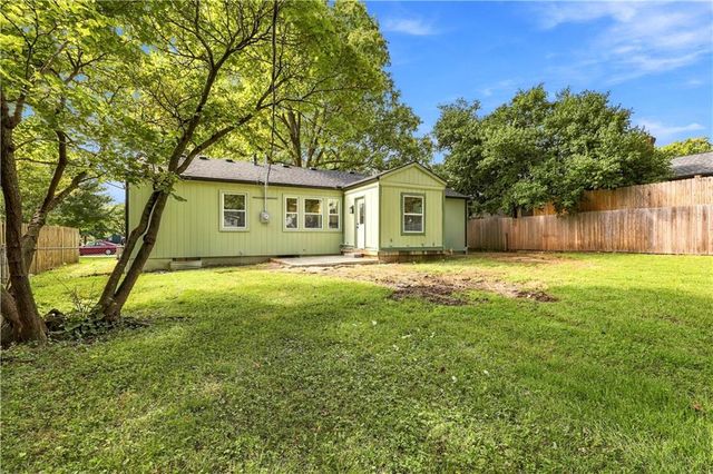 7907 Reinhardt Lane, Prairie Village, KS 66204