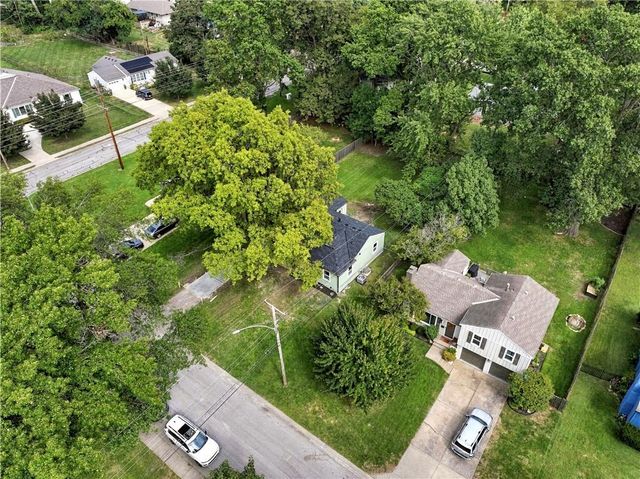 7907 Reinhardt Lane, Prairie Village, KS 66204