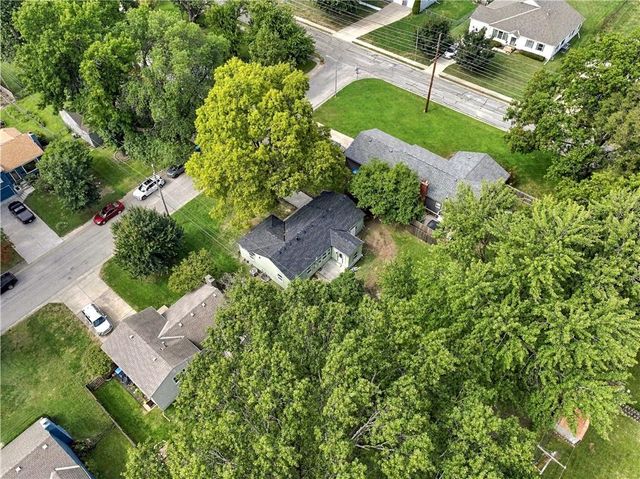 7907 Reinhardt Lane, Prairie Village, KS 66204