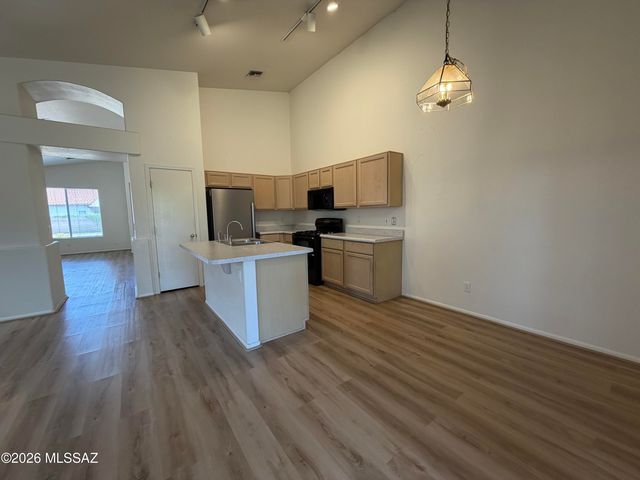 7794 S Trumpet Vine Avenue, Tucson, AZ 85747