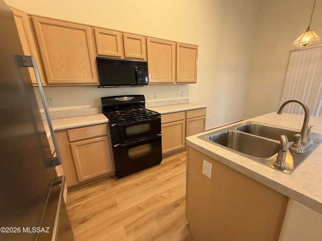 7794 S Trumpet Vine Avenue, Tucson, AZ 85747