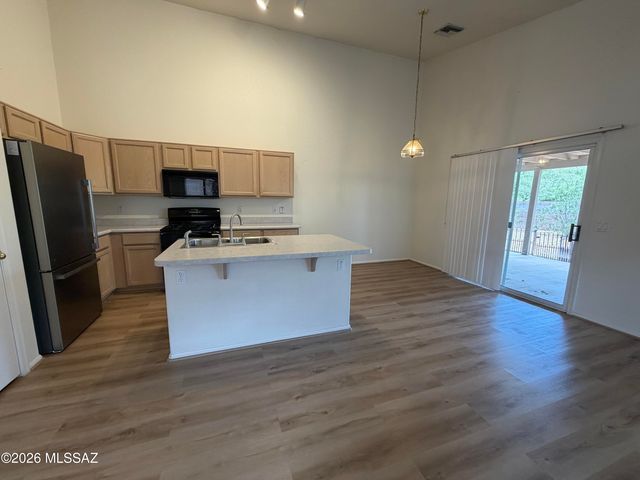7794 S Trumpet Vine Avenue, Tucson, AZ 85747
