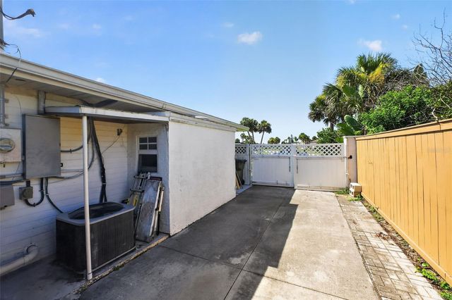 2525 CORAL WAY W, Daytona Beach, FL 32118