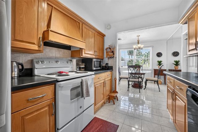 2525 CORAL WAY W, Daytona Beach, FL 32118