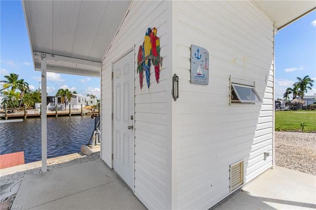 3952 Blueberry LN, St. James City, FL 33956