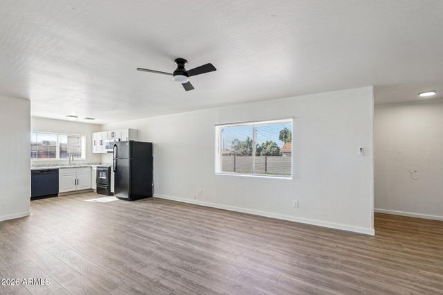 1344 E Pueblo Avenue, Phoenix, AZ 85040