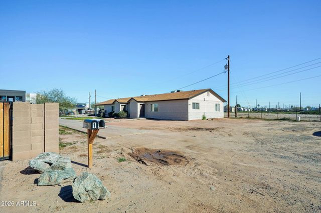 1344 E Pueblo Avenue, Phoenix, AZ 85040