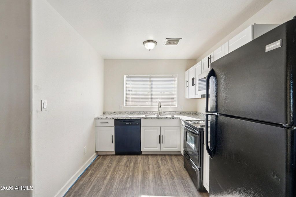 1344 E Pueblo Avenue, Phoenix, AZ 85040