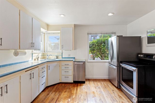8337 27th Avenue NW, Seattle, WA 98117