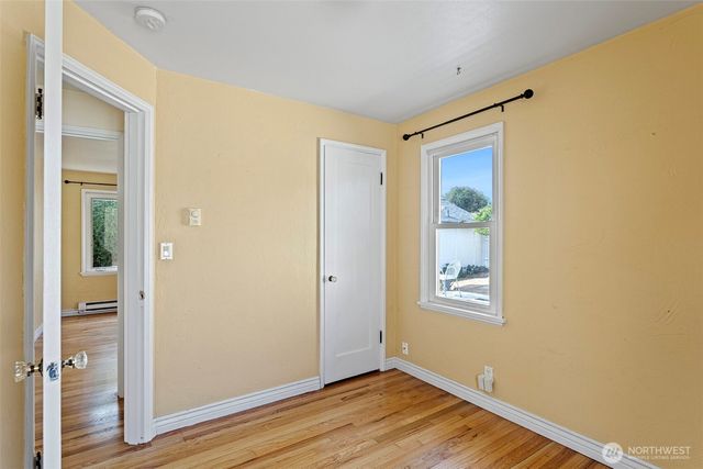 8337 27th Avenue NW, Seattle, WA 98117