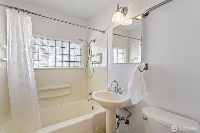 8337 27th Avenue NW, Seattle, WA 98117