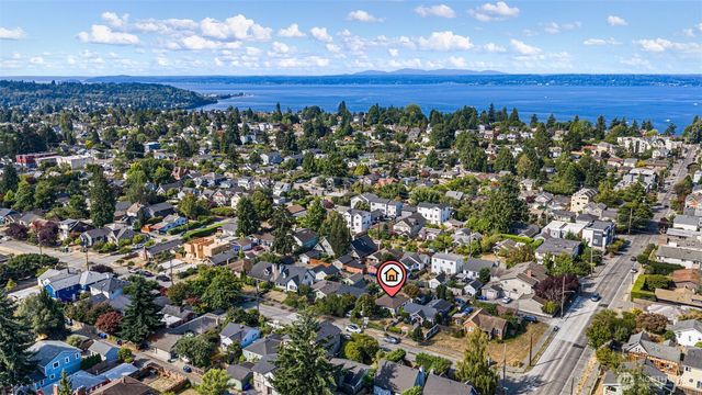 8337 27th Avenue NW, Seattle, WA 98117