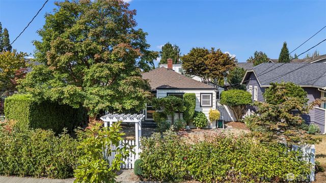 8337 27th Avenue NW, Seattle, WA 98117