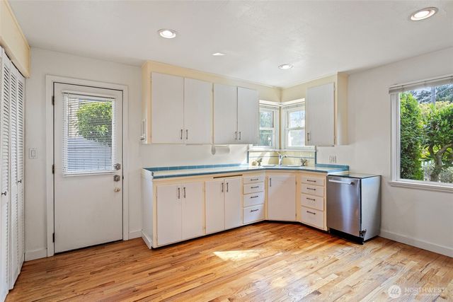 8337 27th Avenue NW, Seattle, WA 98117