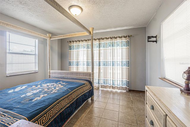 1627 28TH STREET N, St Petersburg, FL 33713